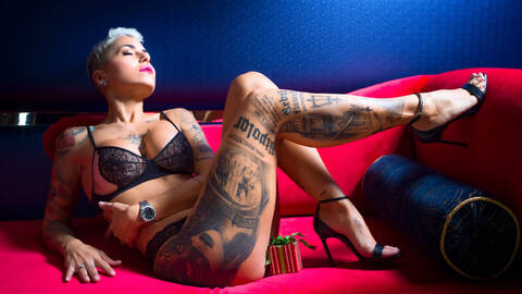 Niki_Strokes